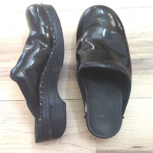 Dansko Patent Leather Size 38